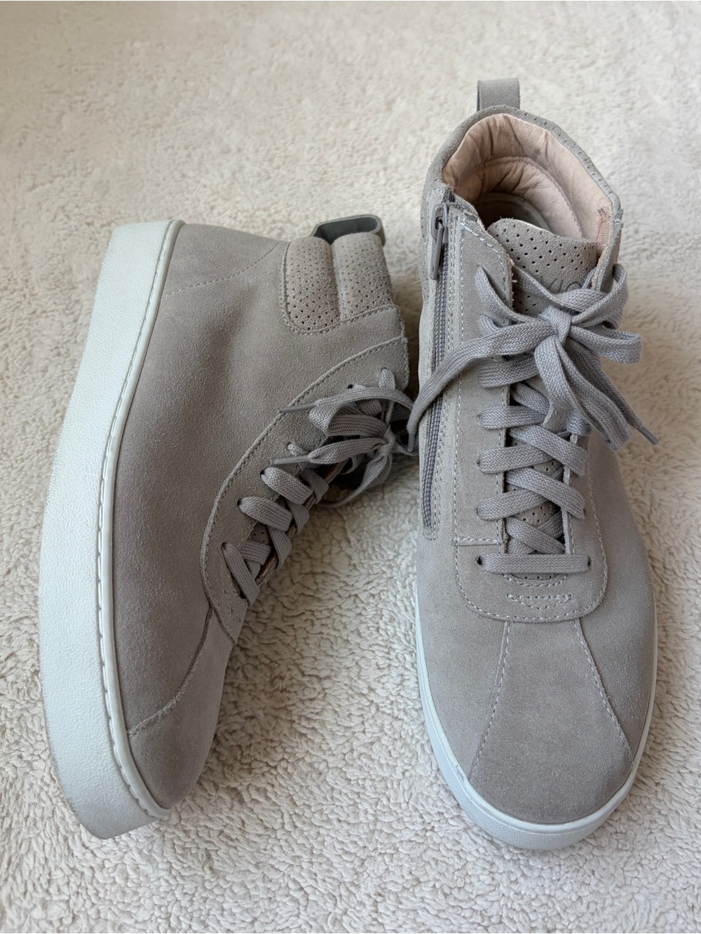 Vionic Jenning Light Gray Suede High-Top Sneakers Women Size 8